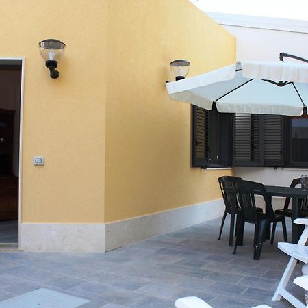 Re Sole La Dependance - Casa Vacanza V E N E R E Авола Экстерьер фото